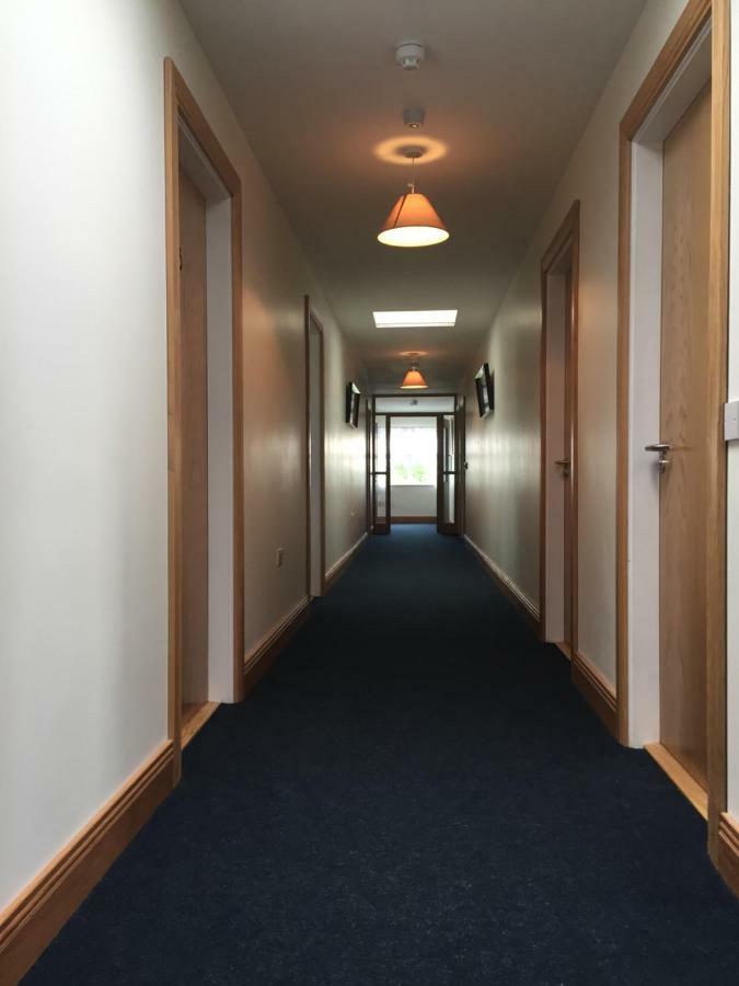 Hotel Marty'S Halfway House Westport Esterno foto